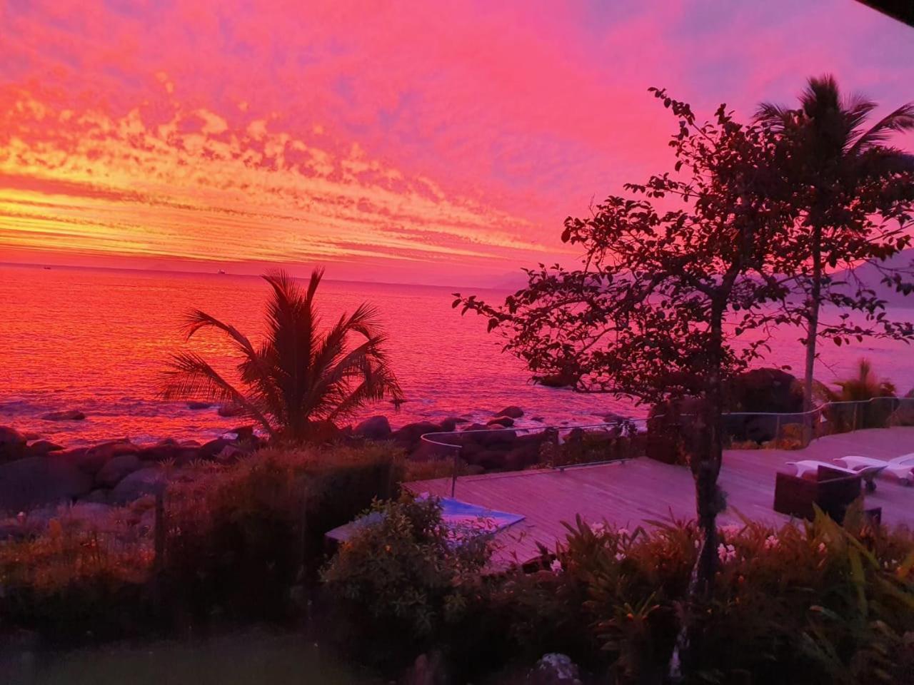 Sol-Lua Bangalo Com Uso Exclusivo Da Piscina Villa Ilhabela Luaran gambar
