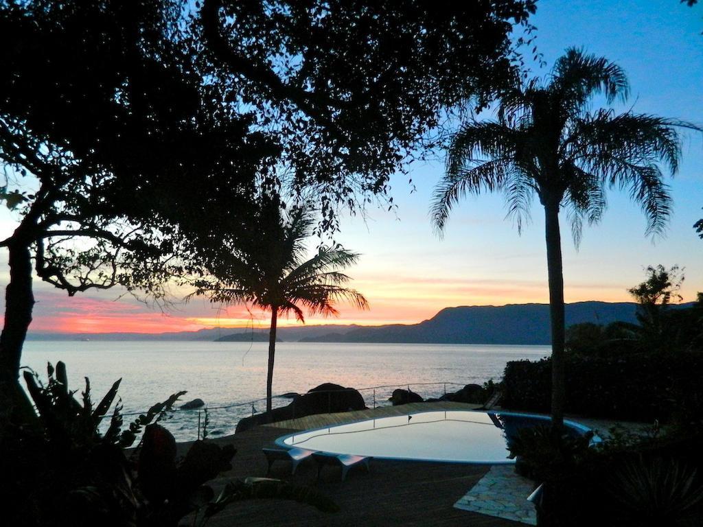 Sol-Lua Bangalo Com Uso Exclusivo Da Piscina Villa Ilhabela Luaran gambar
