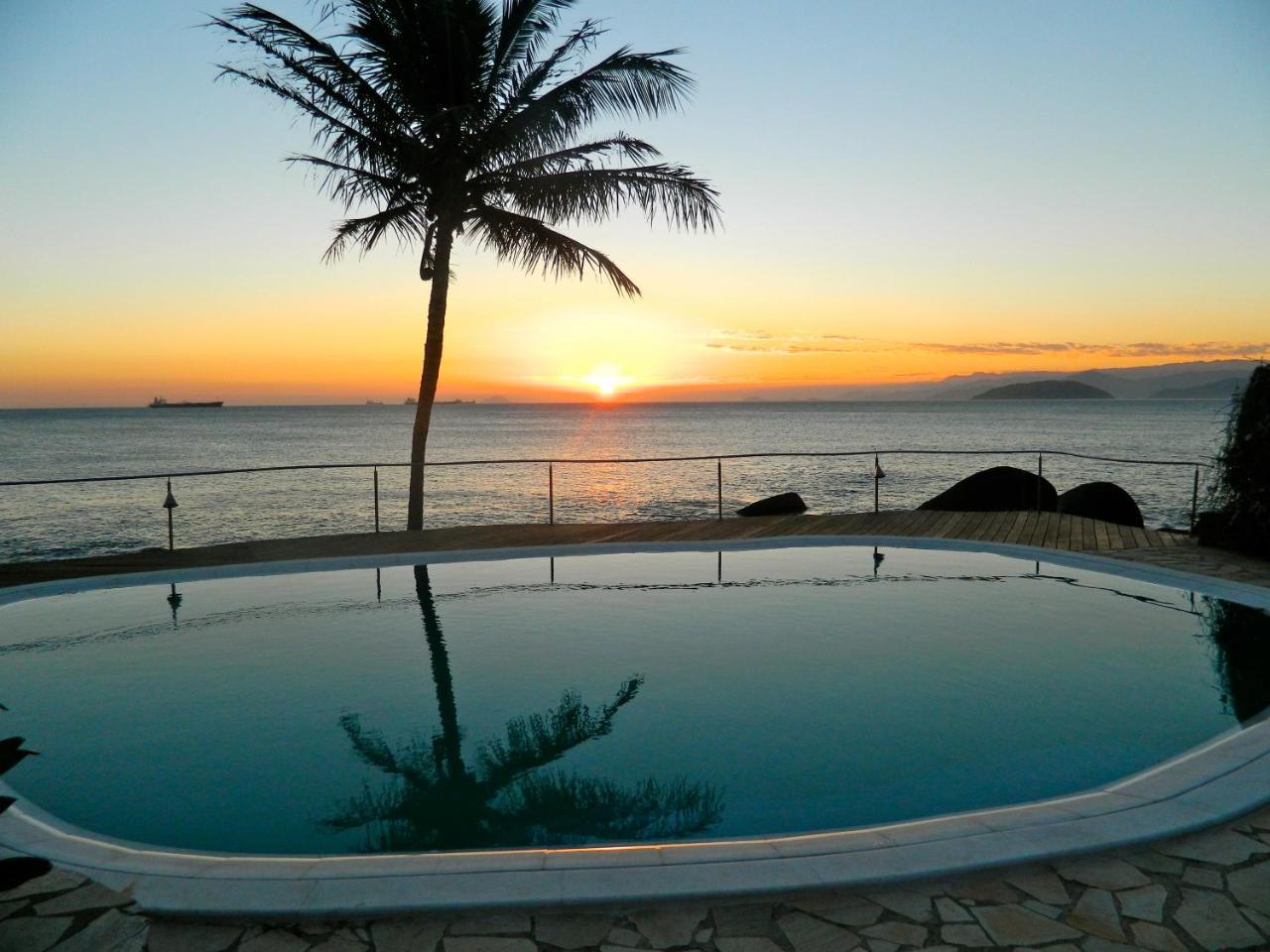 Sol-Lua Bangalo Com Uso Exclusivo Da Piscina Villa Ilhabela Luaran gambar
